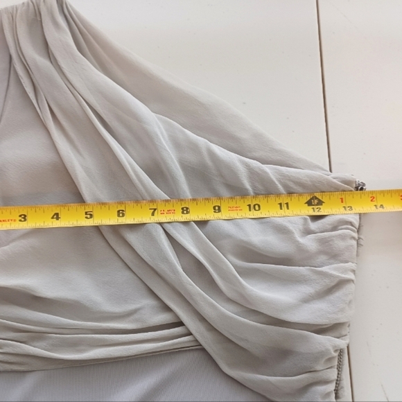 Alice + Olivia Crissy One Sleeve Goddess Light Grey Silk Blend Mini Wrap Dress - Picture 11 of 13